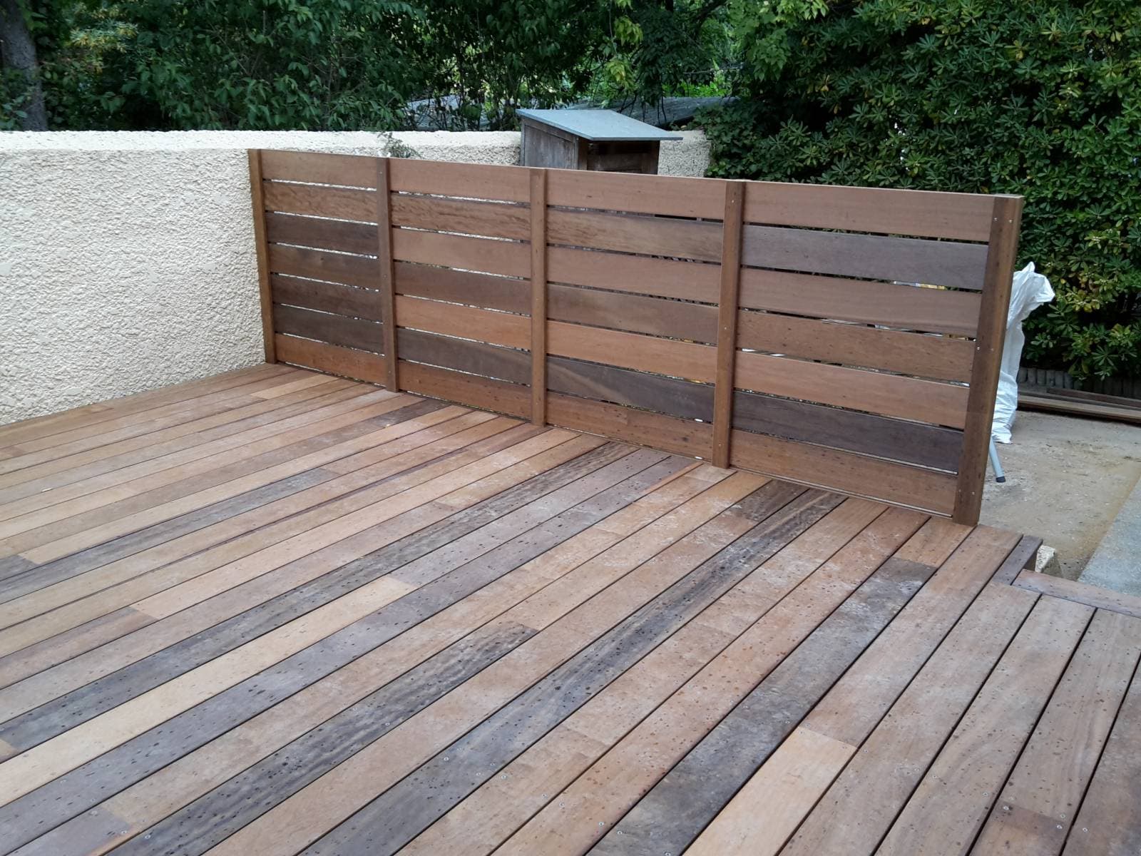 Pourquoi choisir un panneau bois pour vos aménagements ?